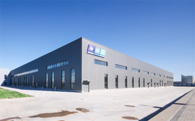 張家口生產基地一期工程投產下線。 郝延攝